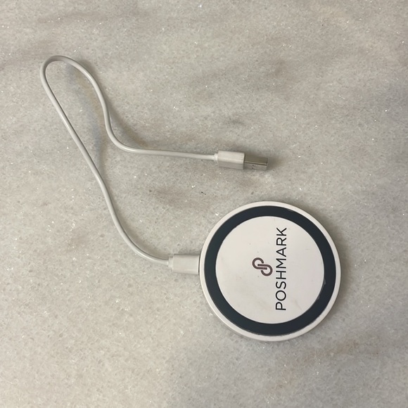 Poshmark wireless Phone Charging Pad Logo Posh Swag circle charger unit OS - Picture 5 of 5